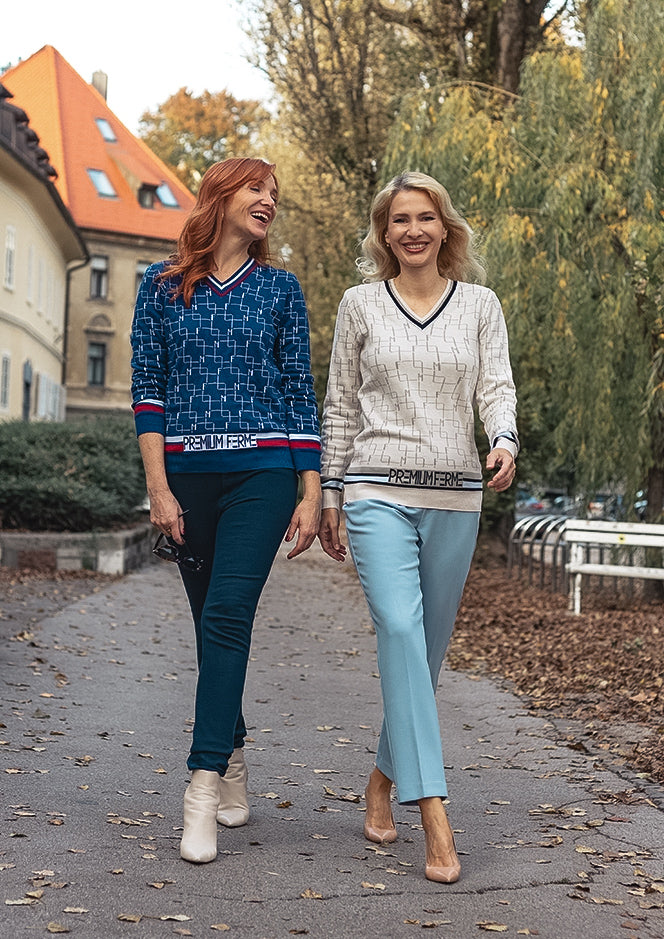 Logo pulover V izrez iz organskega bombaža SMETANA