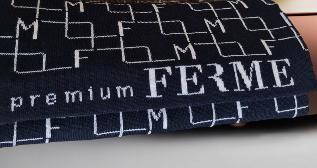 LOGO scarf NAVY-SAND