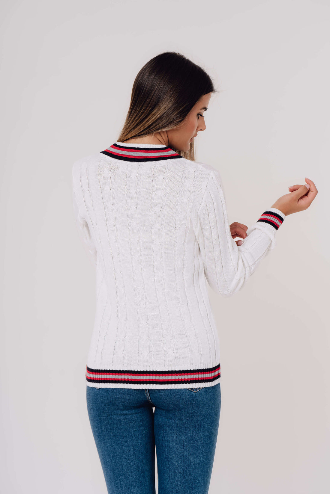 Cable-Knit Signature Premium V-Neck WHITE